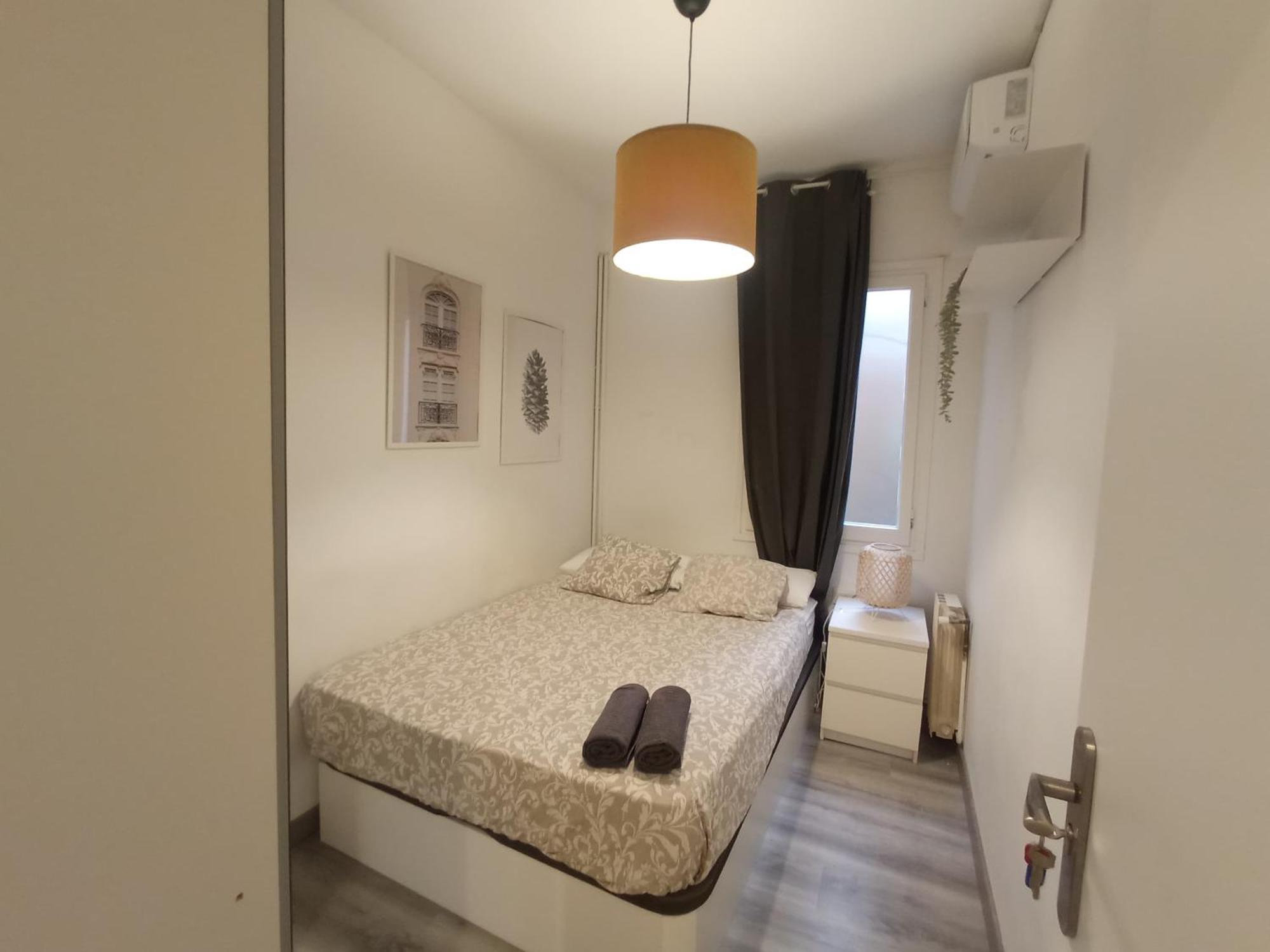 Private Rooms On Tamarit Street Barcelona Eksteriør billede