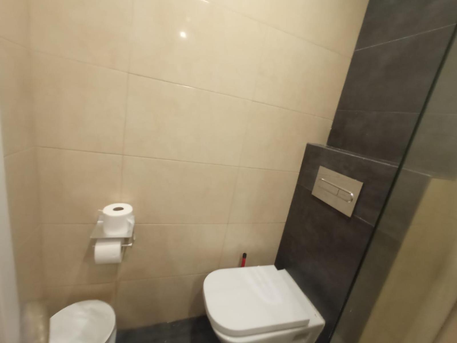 Private Rooms On Tamarit Street Barcelona Eksteriør billede