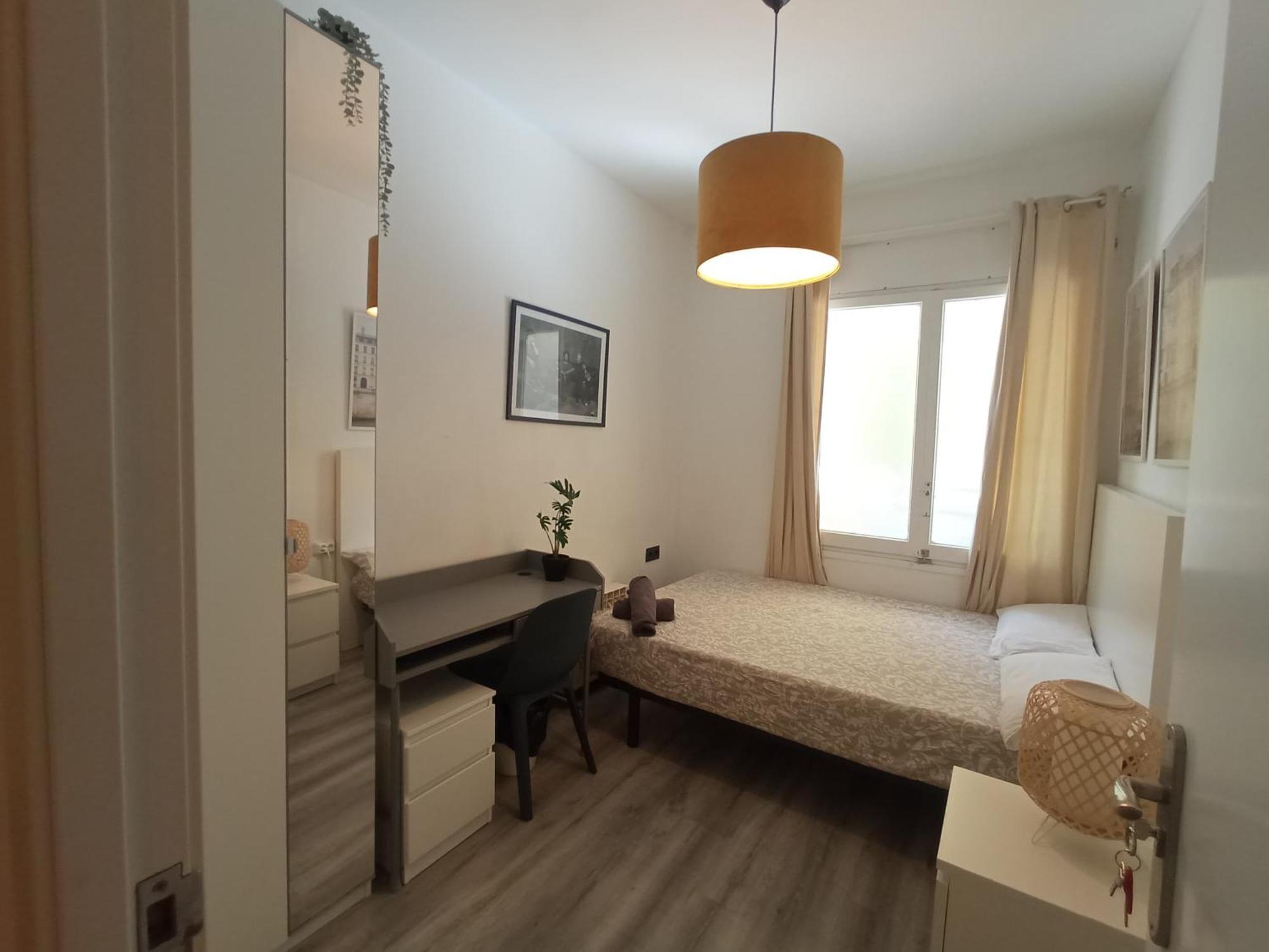 Private Rooms On Tamarit Street Barcelona Eksteriør billede