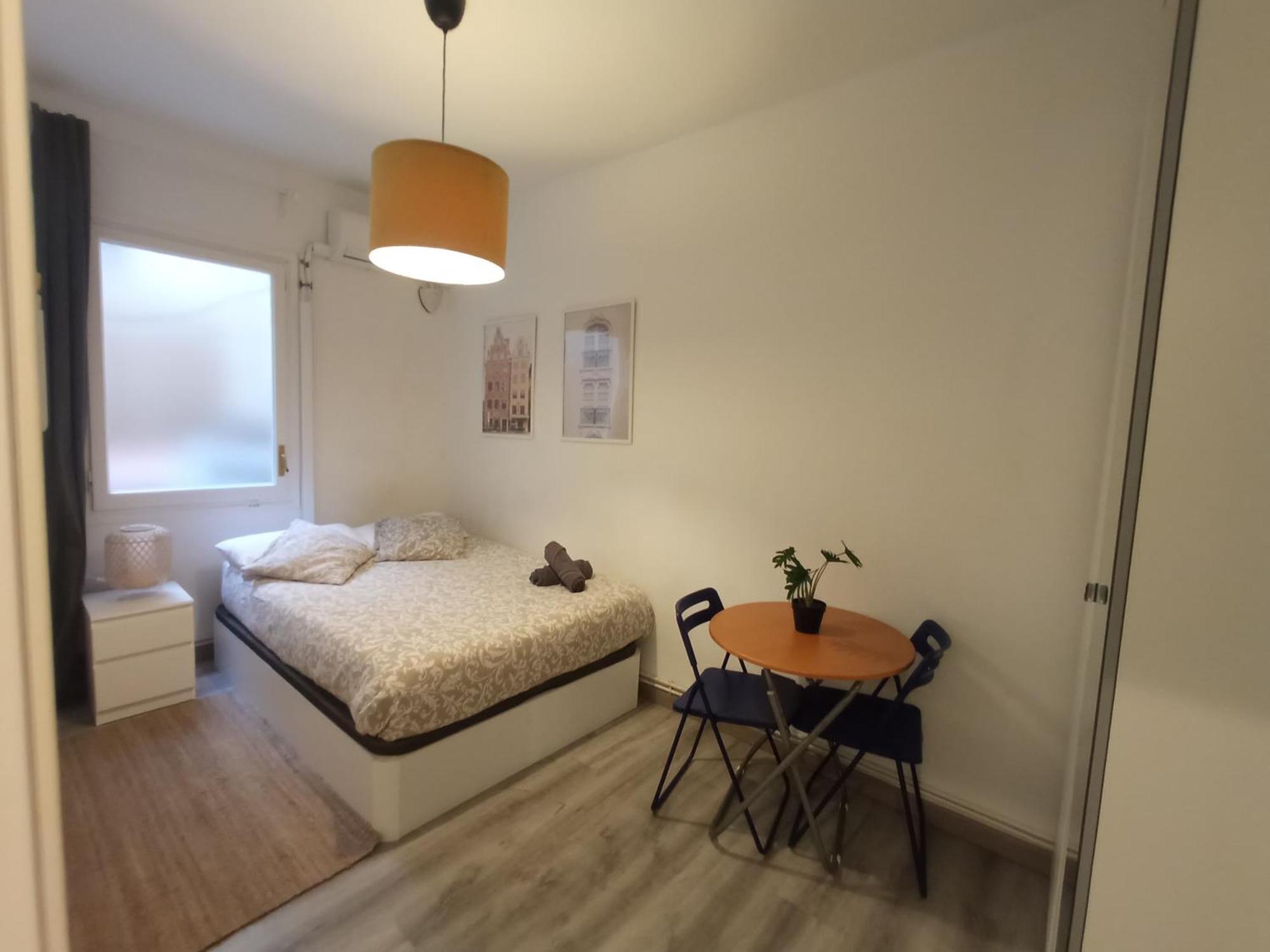 Private Rooms On Tamarit Street Barcelona Eksteriør billede