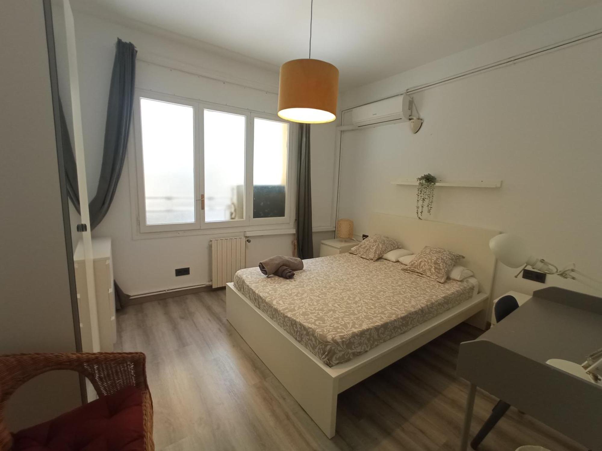 Private Rooms On Tamarit Street Barcelona Eksteriør billede